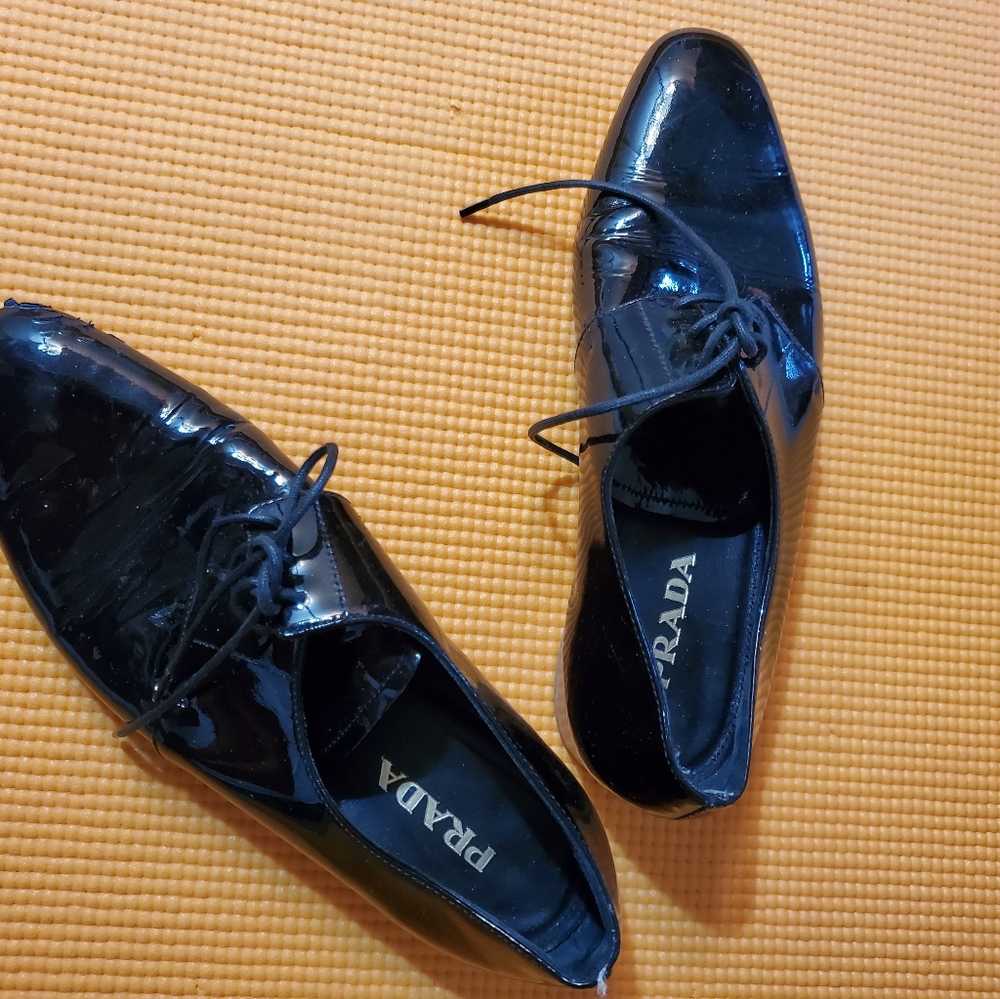 Original Prada Oxford shoes 38
